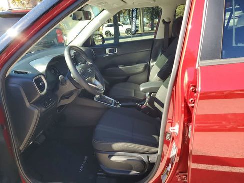 Used 2024 Hyundai Venue SEL image 21