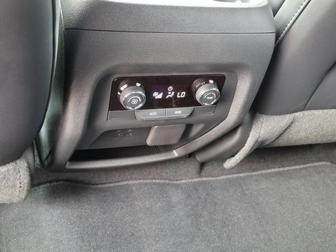 New 2026 Chevrolet Traverse LT w/ Sun and Wheel Package FWD image 14