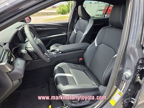 New 2026 Toyota Camry SE FWD image 5