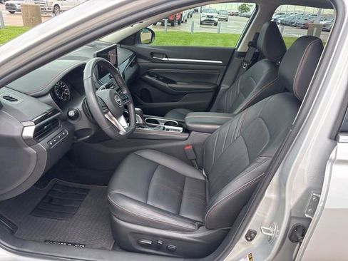 Used 2023 Nissan Altima 2.0 SR FWD image 17