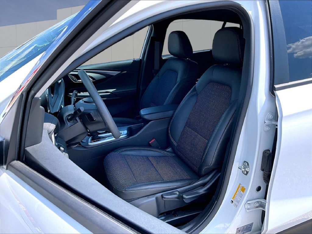 Used 2026 Buick Envista Preferred FWD image 5