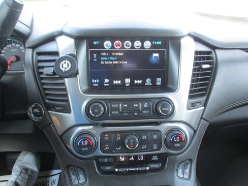 Used 2018 Chevrolet Suburban LT RWD image 18