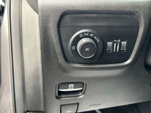 Used 2022 Jeep Grand Cherokee L Limited image 22