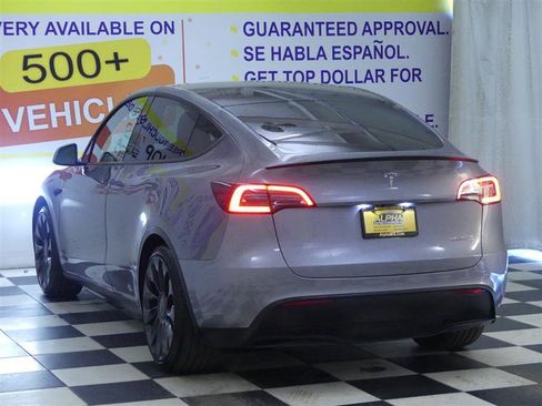 Used 2024 Tesla Model Y Performance image 5