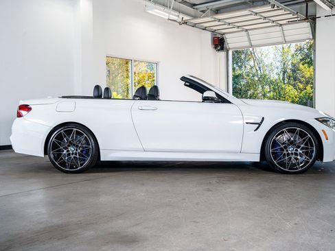 Used 2020 BMW M4 Convertible w/ Competition Package image 5