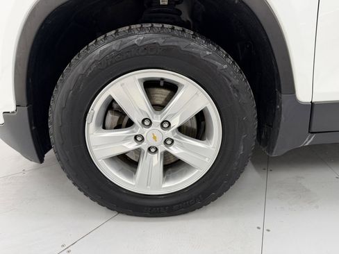 Used 2018 Chevrolet Trax LT w/ LT Convenience Package image 45