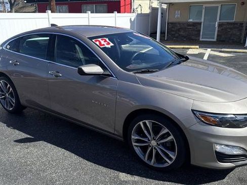 Used 2023 Chevrolet Malibu LT image 2
