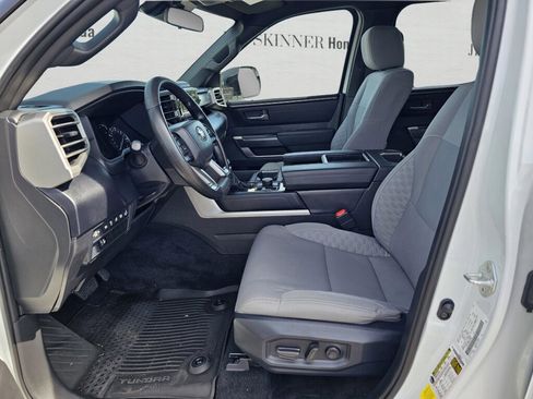 Used 2025 Toyota Tundra SR5 w/ SR5 Convenience Package AWD/4WD image 16