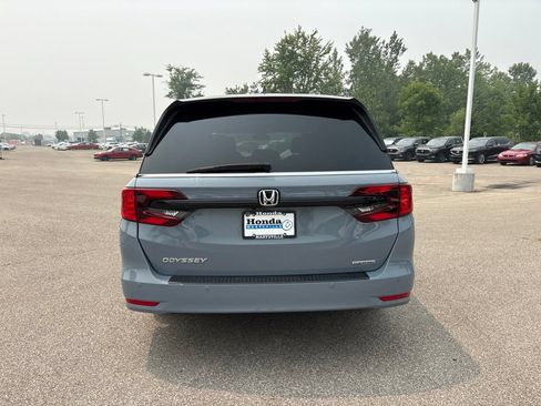 Used 2023 Honda Odyssey Touring image 10