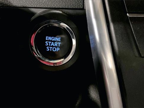 Used 2016 Toyota Camry SE image 31