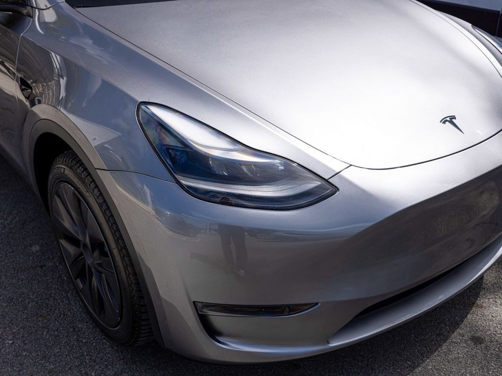 Used 2025 Tesla Model Y Long Range AWD/4WD image 30