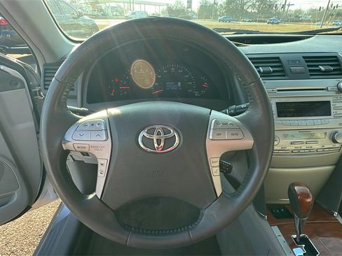 Used 2011 Toyota Camry SE image 22