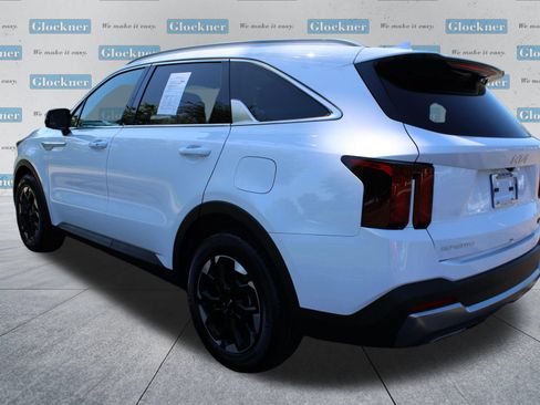 Used 2025 Kia Sorento S w/ Panoramic Sunroof Package FWD image 8