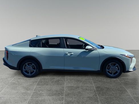 Used 2025 Kia K4 LXS image 6