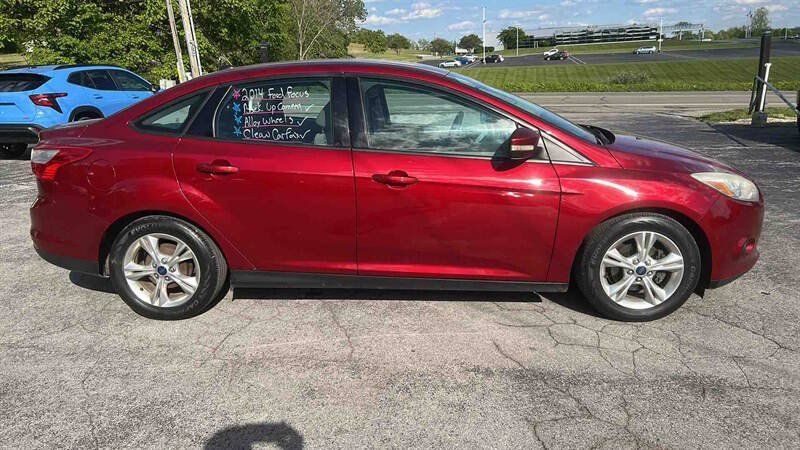 Used 2014 Ford Focus SE FWD image 1