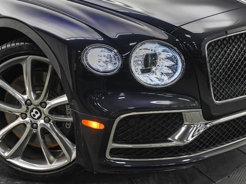 Used 2024 Bentley Flying Spur Plug-In Hybrid image 28
