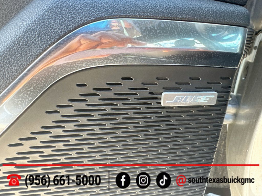 Used 2025 GMC Acadia Elevation w/ Elevation Premium Package FWD image 11