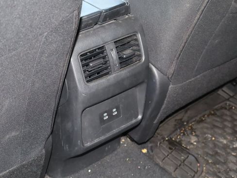 Used 2024 Nissan Rogue SV FWD image 18