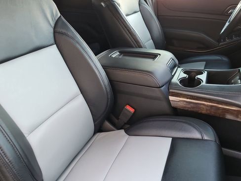 Used 2020 Chevrolet Tahoe LS w/ Enhanced Driver Alert Package image 18