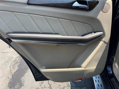 Used 2013 Mercedes-Benz GL 450 4MATIC image 21