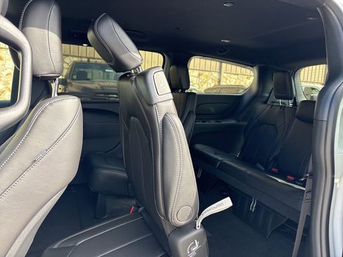 New 2026 Chrysler Pacifica Select w/ S Appearance Package FWD image 43