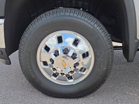 New 2026 Chevrolet Silverado 3500 LTZ w/ LTZ Convenience Package AWD/4WD image 9