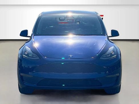 Used 2024 Tesla Model Y Long Range AWD/4WD image 2