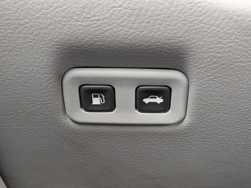 Used 2005 Chevrolet Corvette Convertible w/ Preferred Equipment Group image 15