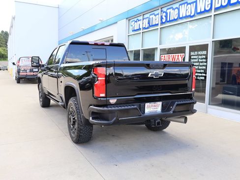 Used 2024 Chevrolet Silverado 2500 High Country w/ High Country Premium Package AWD/4WD image 8