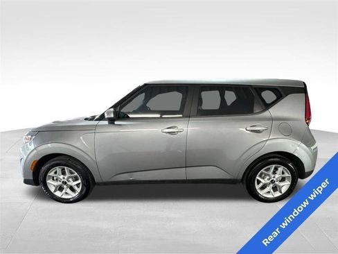 Used 2023 Kia Soul LX w/ Option Group 015 FWD image 8