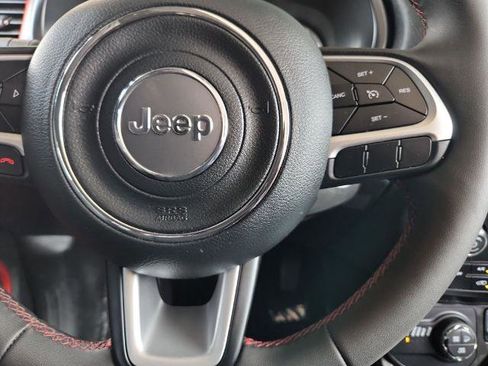 Used 2023 Jeep Renegade Trailhawk image 25