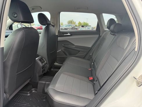 Used 2022 Volkswagen Taos SE AWD/4WD image 13
