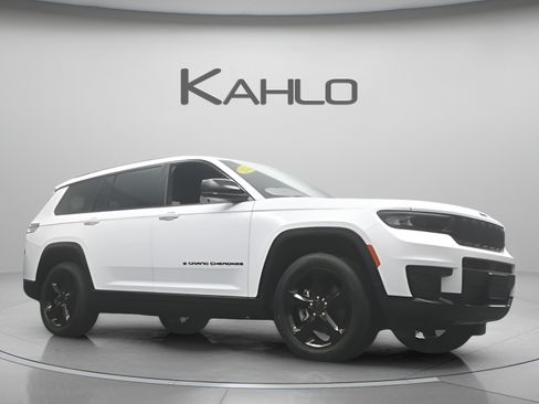 Used 2023 Jeep Grand Cherokee L Laredo AWD/4WD image 21
