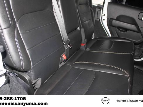 Used 2023 Jeep Wrangler Unlimited Sahara AWD/4WD image 9