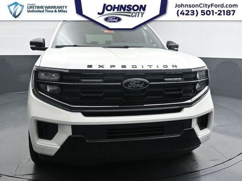 New 2026 Ford Expedition Platinum w/ Stealth Performance Package image 4