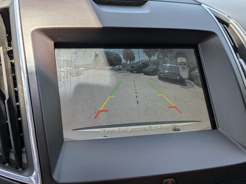 Used 2020 Ford Edge Titanium w/ Equipment Group 301A AWD/4WD image 33