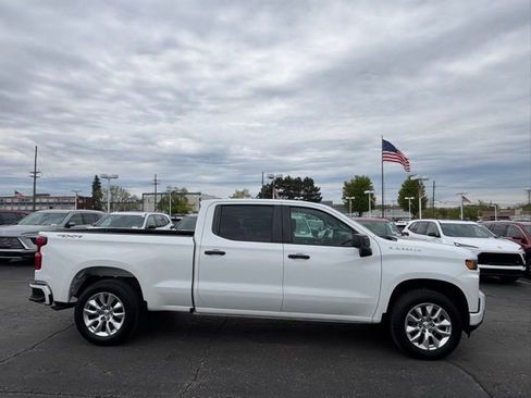 Used 2020 Chevrolet Silverado 1500 Custom w/ Custom Value Package AWD/4WD image 4