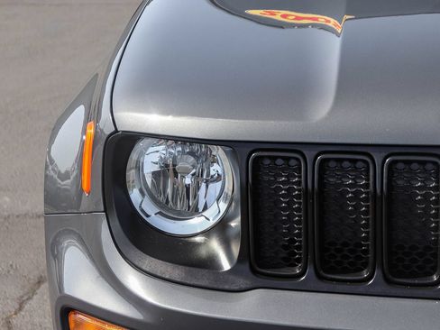 Used 2022 Jeep Renegade Altitude AWD/4WD image 12