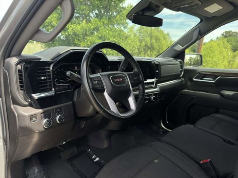 Used 2024 GMC Sierra 1500 SLE RWD image 12