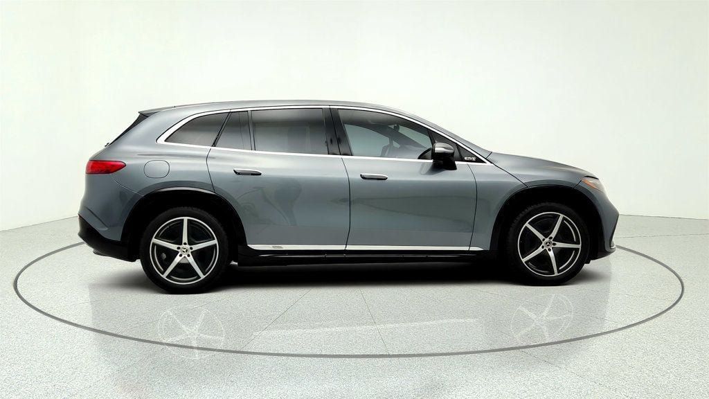 Used 2023 Mercedes-Benz EQS 580 4MATIC SUV image 4