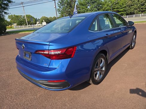 Used 2022 Volkswagen Jetta SE FWD image 3