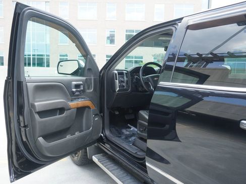 Used 2017 Chevrolet Silverado 1500 LTZ w/ Sport Package AWD/4WD image 38