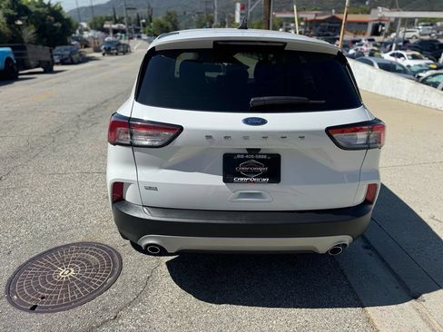 Used 2022 Ford Escape SE FWD image 5