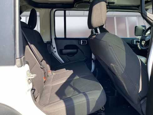 Used 2023 Jeep Wrangler Unlimited image 10