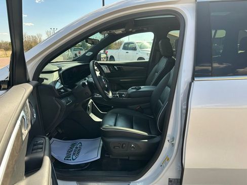 Used 2025 Buick Enclave Avenir w/ Super Cruise Package image 10