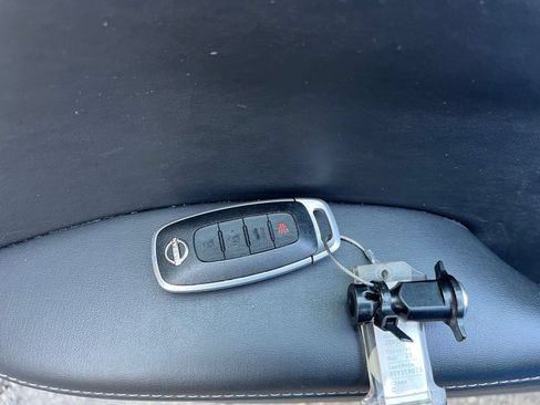 Used 2025 Nissan Sentra SV FWD image 20
