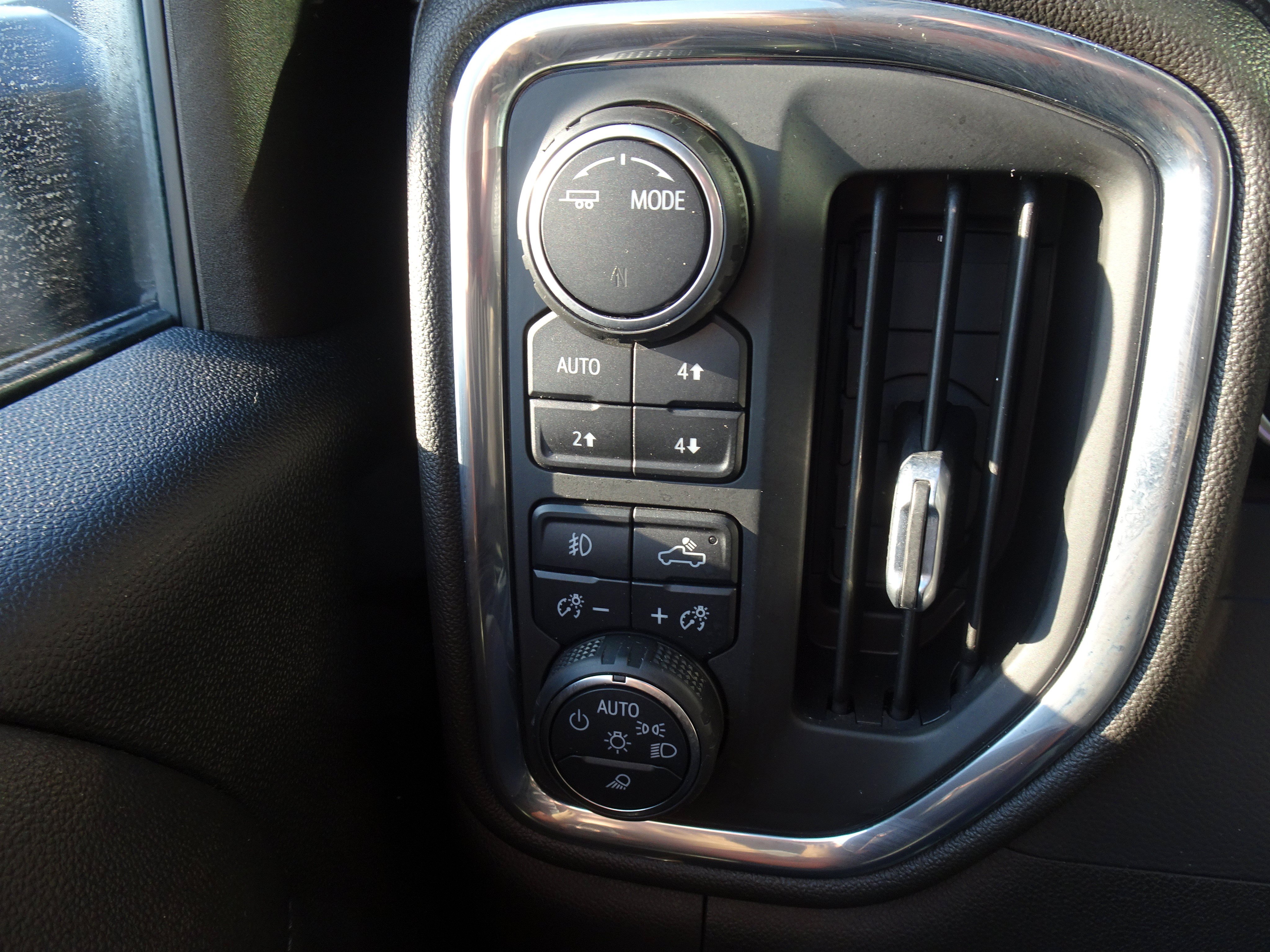 Used 2022 Chevrolet Silverado 2500 High Country w/ LPO, Dark Essentials Package AWD/4WD image 26