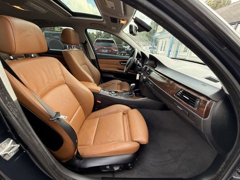 Used 2010 BMW 335i Sedan RWD image 18