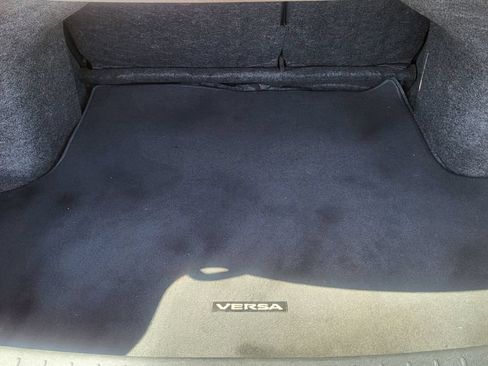 Used 2015 Nissan Versa SV FWD image 12