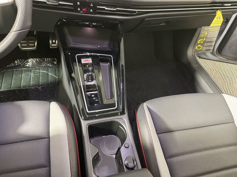 New 2026 Volkswagen GTI SE FWD image 17